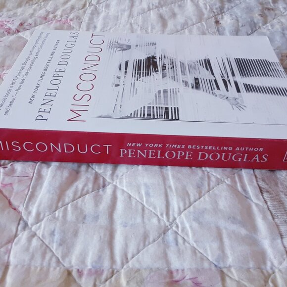 Misconduct / Penelope Douglas - Picture 3 of 4